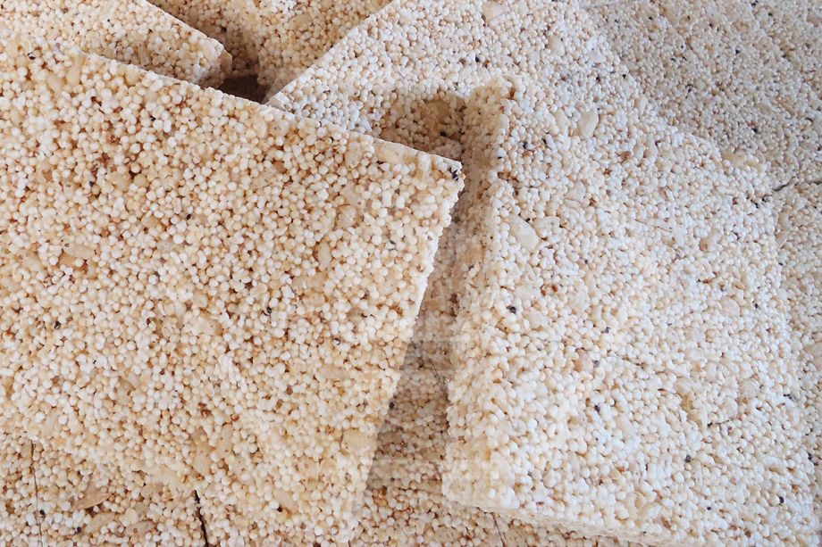 Alegría de amaranto con chocolate blanco sabor nuez