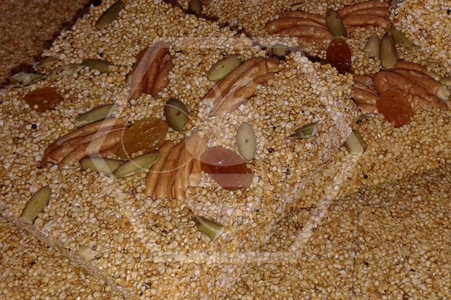 Alegria con nectar de maguey y nuez